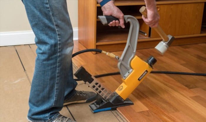 What size finish nails deals for hardwood floors