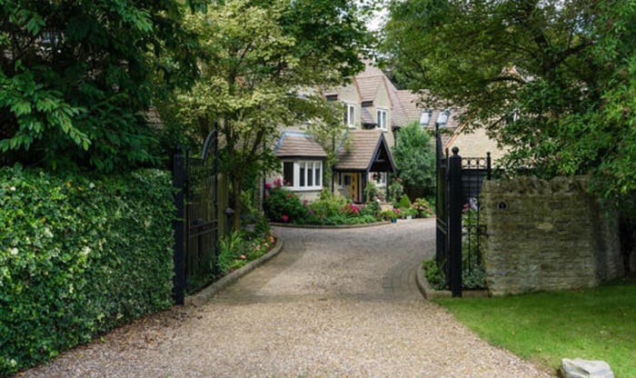 gravel driveway ideas