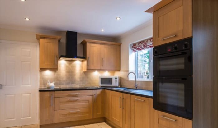 flooring-to-go-with-honey-oak-cabinets