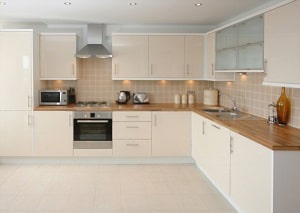 vinyl-plank-flooring-with-oak-cabinets