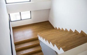 fill-gaps-in-wood-stairs
