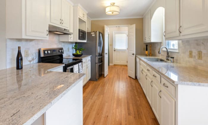 quartz-countertop-looks-cloudy