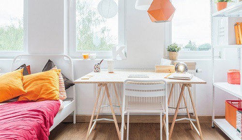 bedroom-with-desk-by-the-window