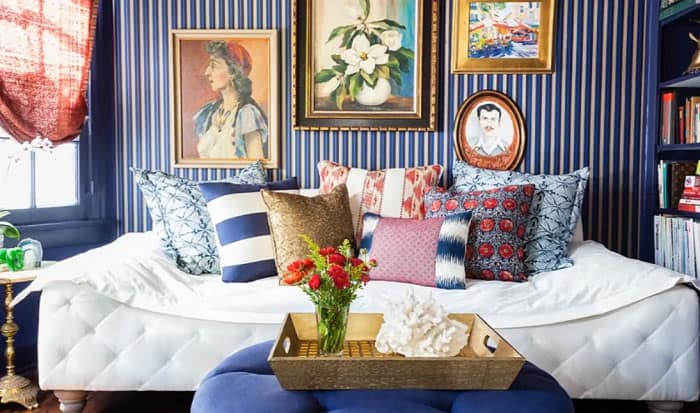 Decorate-With-Cushion-and-Pillows