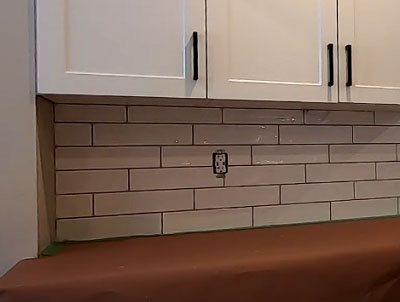 gap-between-countertop-and-backsplash