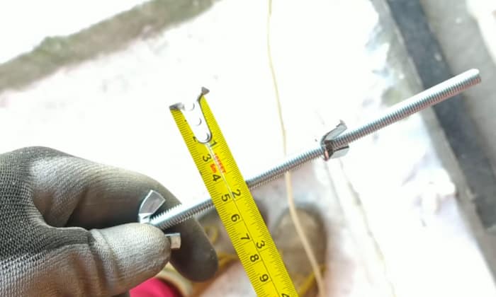 Measure-Thread-Length-to-cut-a-threaded-rod