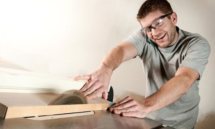 Table-Saw-to-cut-vinyl-plank-flooring