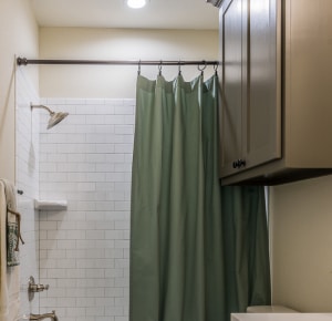 choosing-Color-scheme-curtain-for-Walk-in-Shower