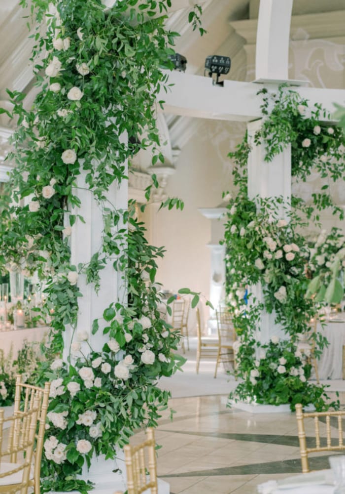 decorate-the-column-with-greenery