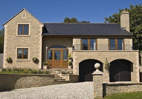 matching-driveway-gravel-color-with-the-house