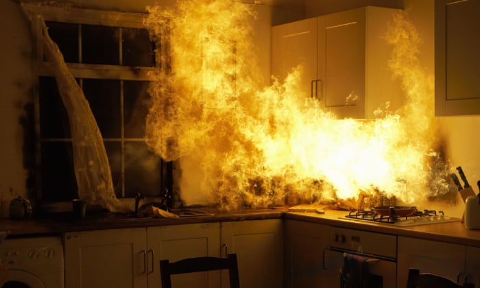 Stove-in-Corner-of-Kitchen-to-Potentially-poor-ventilation-and-fire-risks