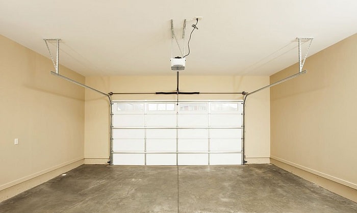 beige-garage-wall