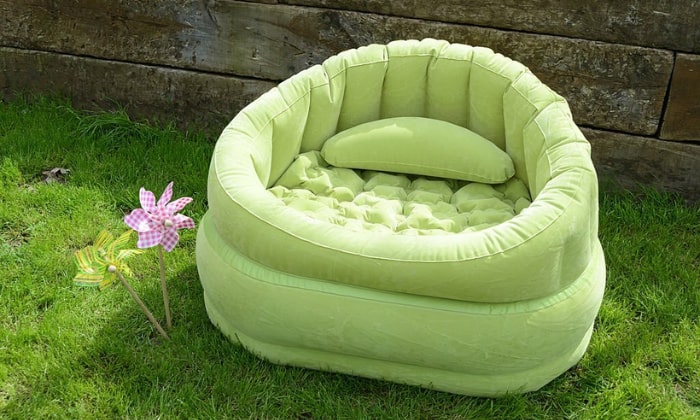 choosing-Grass-friendly-Inflatable-Furniture